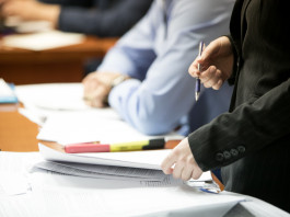 How to Deal with an Expert Witness
