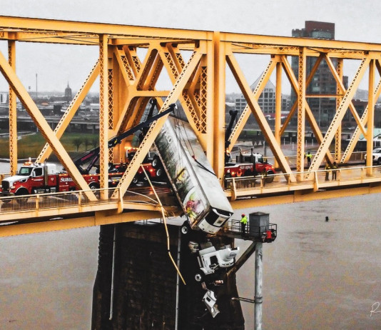 Suburban Towing 2nd Street bridge Recovery