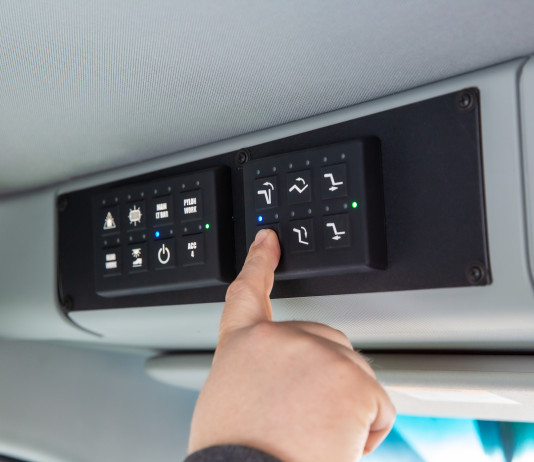Touchlink™ Control System by Jerr-Dan