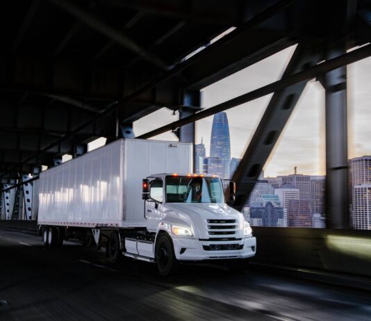 HINO TRUCKS ANNOUNCES EXCLUSIVE DISTRIBUTION AGREEMENT FOR TERN TRUCKS Volume 13 Issue 4 - Industry News - Hino